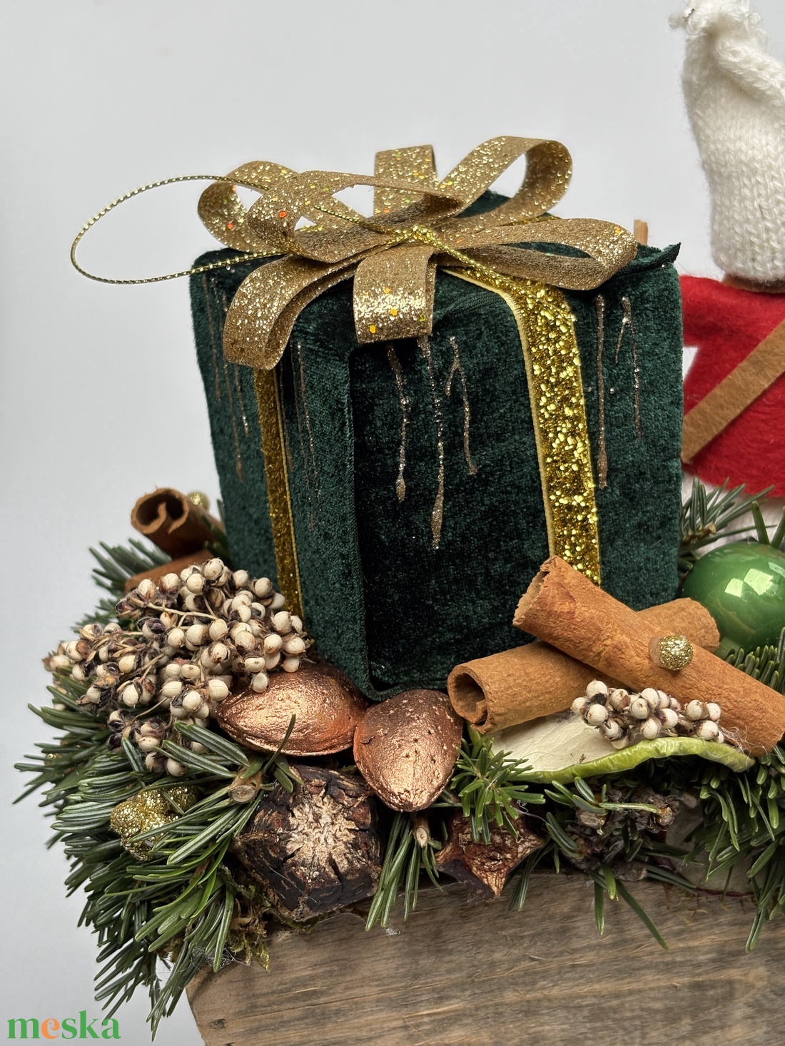 Ajándék fogat -  fémtalpas faszán ünnepi asztaldísz termésekkel és kellékekkel gazdagon díszítve - karácsony - adventi díszek - adventi asztaldísz - Meska.hu