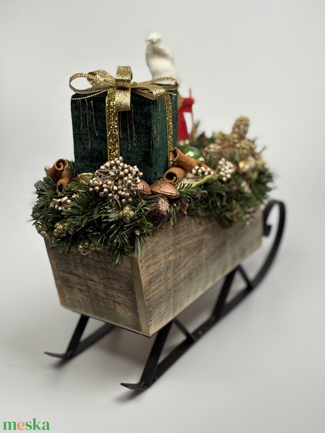 Ajándék fogat -  fémtalpas faszán ünnepi asztaldísz termésekkel és kellékekkel gazdagon díszítve - karácsony - adventi díszek - adventi asztaldísz - Meska.hu