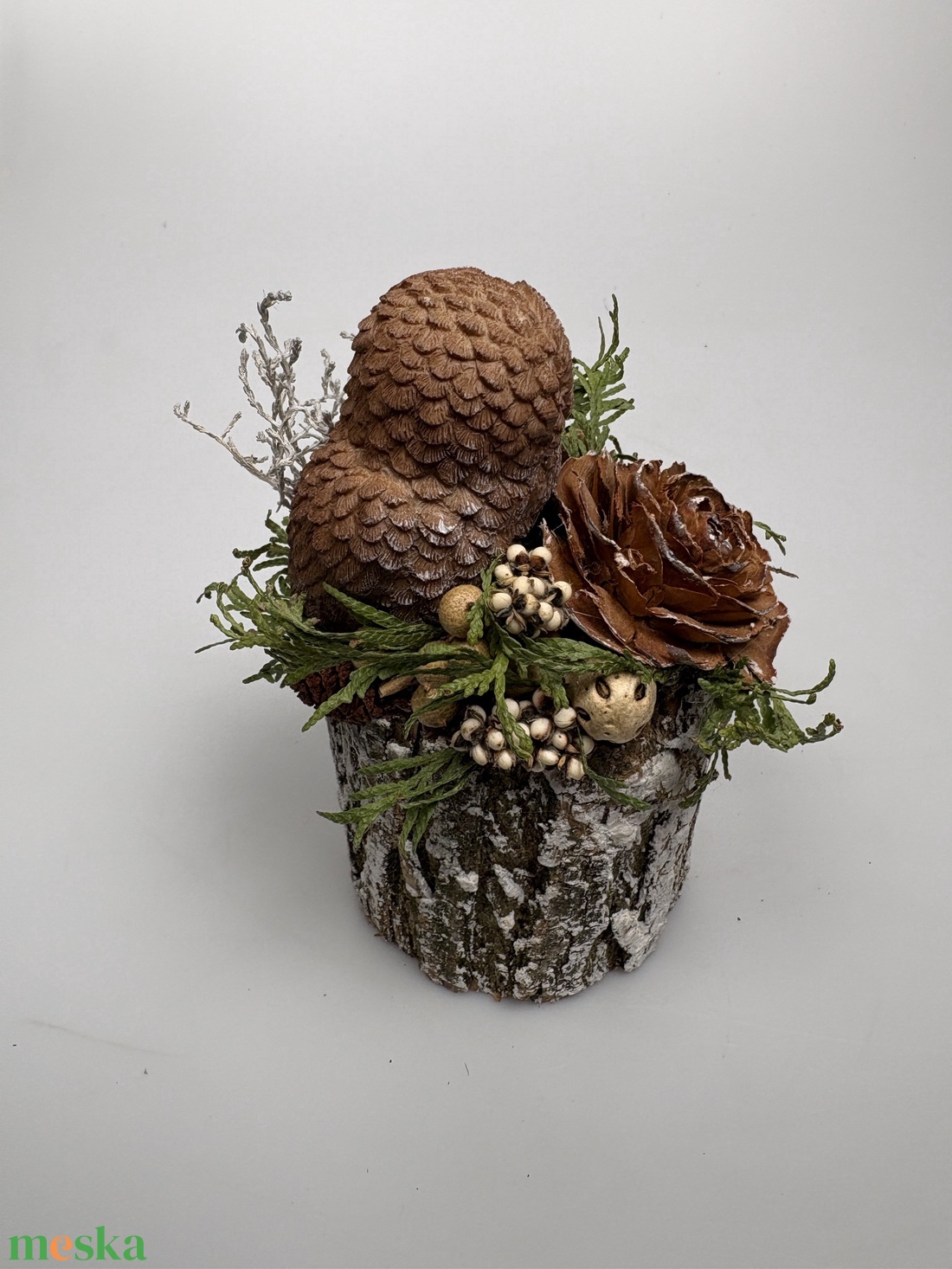 2 újévi fogadalom egy csapásra egy cédrusrózsa mellett jobbra pihenő barna baglyos téli asztaldísz segítségével - otthon & életmód - dekoráció - virágdísz és tartó - csokor & virágdísz - Meska.hu