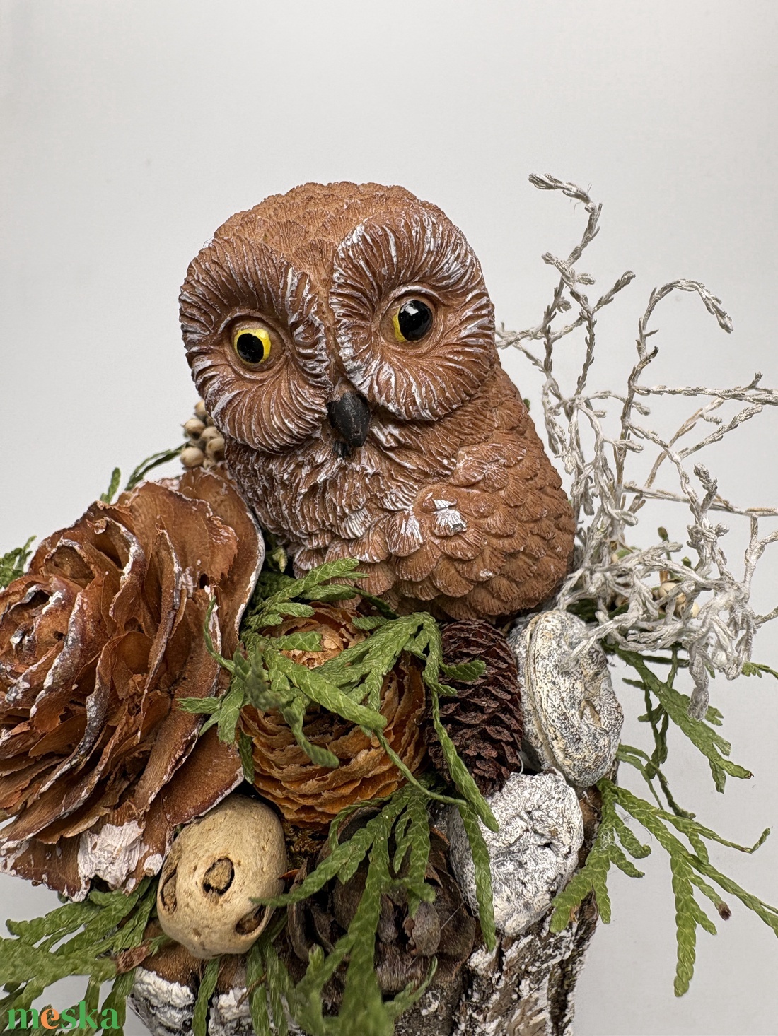 2 újévi fogadalom egy csapásra egy cédrusrózsa mellett jobbra pihenő barna baglyos téli asztaldísz segítségével - otthon & életmód - dekoráció - virágdísz és tartó - csokor & virágdísz - Meska.hu