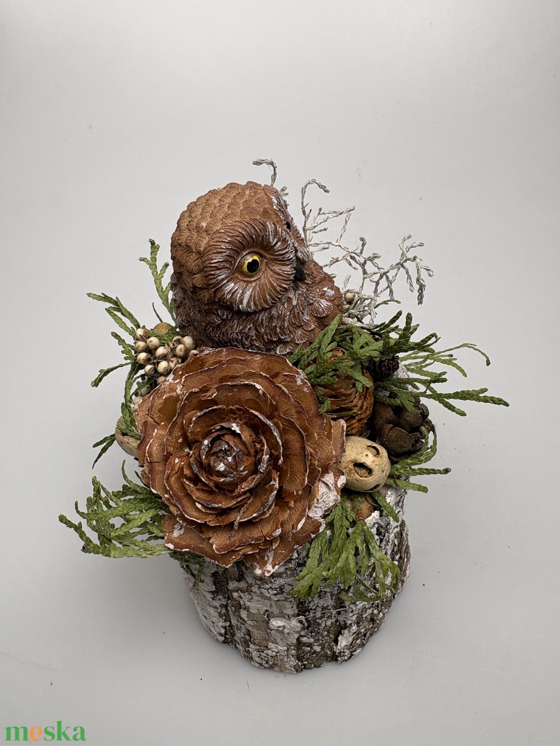 2 újévi fogadalom egy csapásra egy cédrusrózsa mellett jobbra pihenő barna baglyos téli asztaldísz segítségével - otthon & életmód - dekoráció - virágdísz és tartó - csokor & virágdísz - Meska.hu