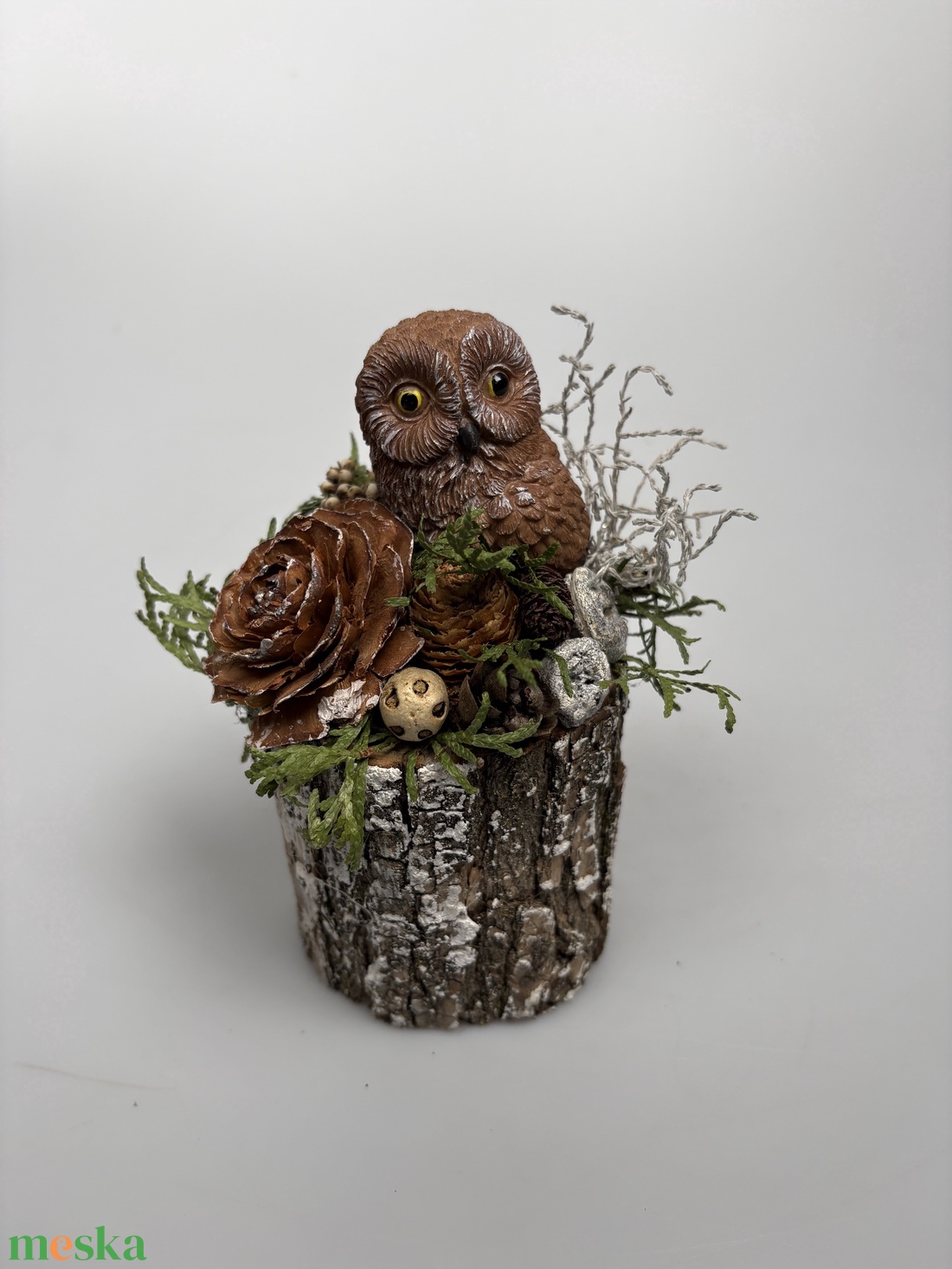 2 újévi fogadalom egy csapásra egy cédrusrózsa mellett jobbra pihenő barna baglyos téli asztaldísz segítségével - otthon & életmód - dekoráció - virágdísz és tartó - csokor & virágdísz - Meska.hu