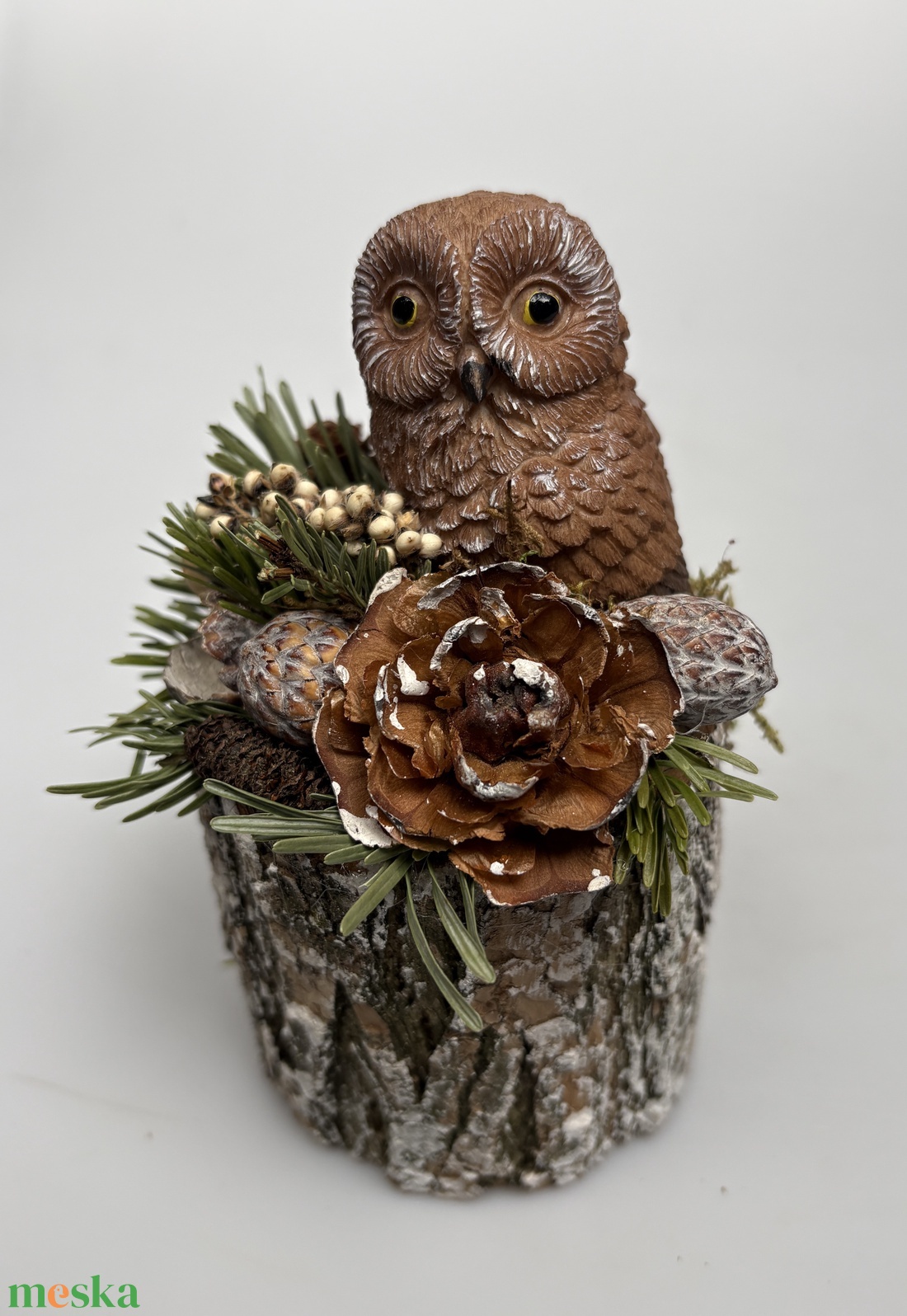 2 újévi fogadalom egy csapásra egy cédrusrózsa mellett balra pihenő barna baglyos téli asztaldísz segítségével - otthon & életmód - dekoráció - virágdísz és tartó - csokor & virágdísz - Meska.hu