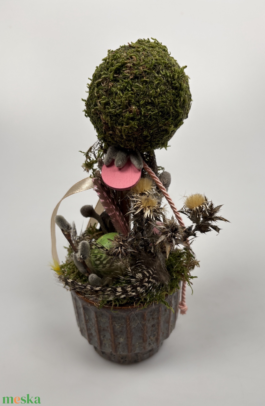 Tavaszváró, két fürjtojásos, gömbfácskás asztaldísz szürke-mézbarna kaspóban, növényi részekkel (TS-06)  - ünnepi díszek, dekorációk - húsvéti díszek és dekorációk - húsvéti asztaldíszek - Meska.hu