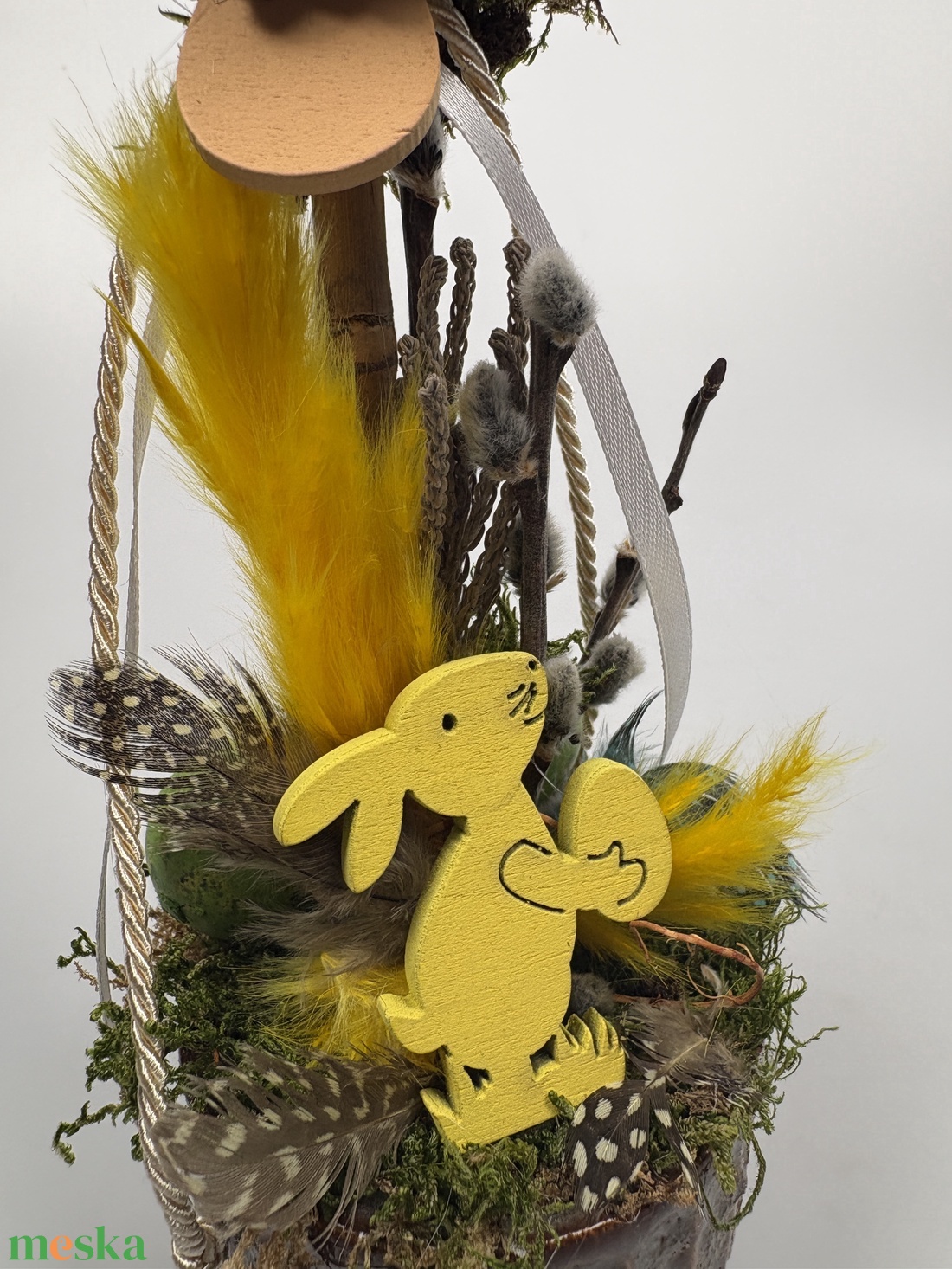 Tavaszváró, két fürjtojásos, gömbfácskás asztaldísz szürke-mézbarna kaspóban, növényi részekkel (TS-07)  - ünnepi díszek, dekorációk - húsvéti díszek és dekorációk - húsvéti asztaldíszek - Meska.hu