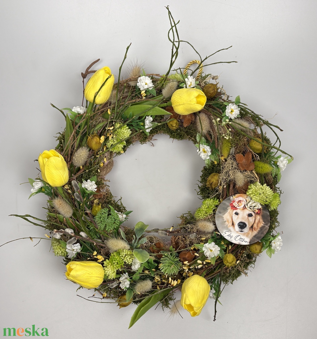 Kócos, vesszős, tulipános tavaszi ajtódísz  síkalapra kutyabarátoknak szánt fatáblával - otthon & életmód - dekoráció - ajtó- és ablak dekoráció - ajtódísz & kopogtató - Meska.hu