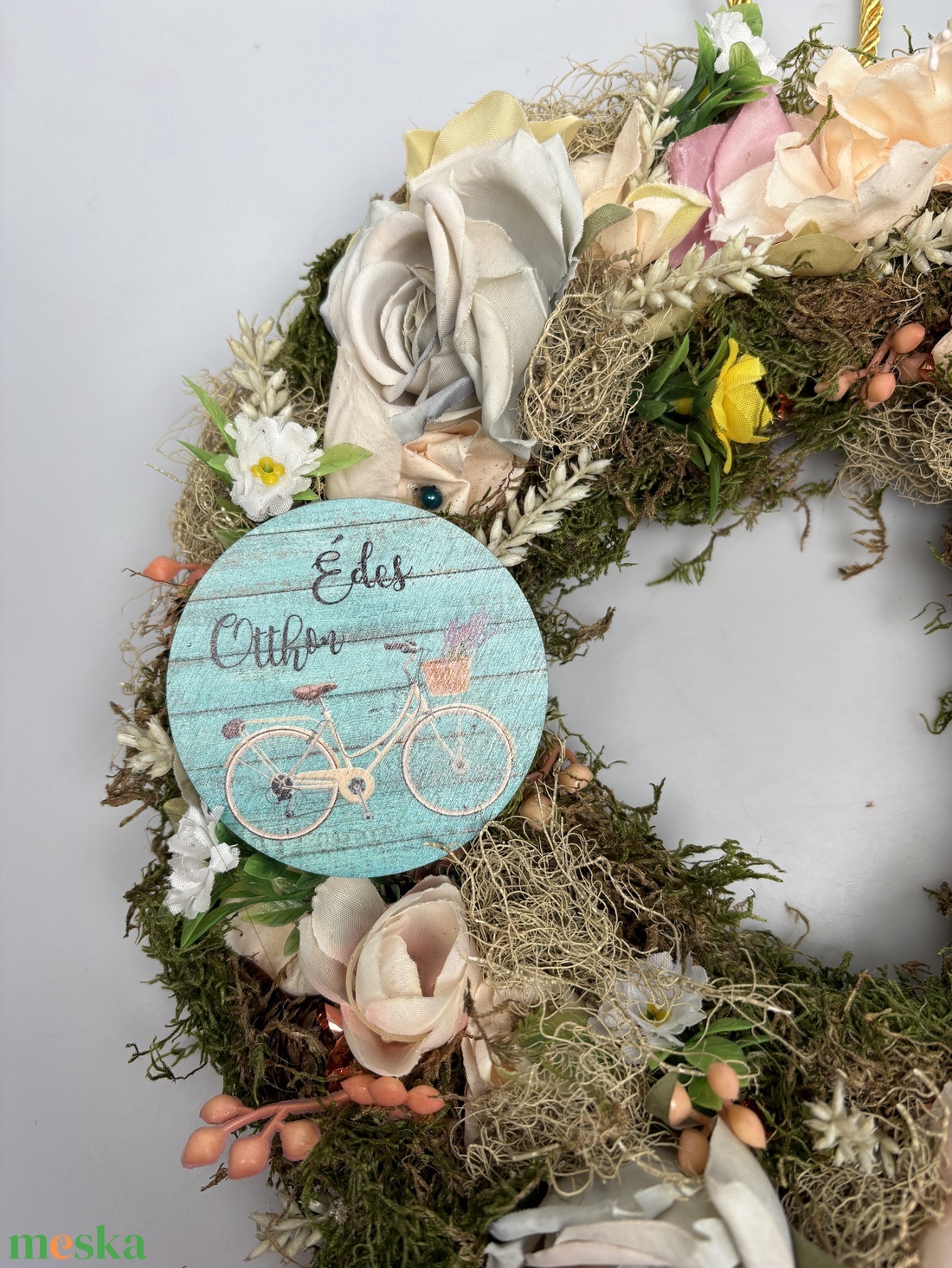 Villantós.3 - Pehelykönnyű ajtódísz napfényben megcsillanó rosegold elemekkel és Édes Otthon fatáblácskával - otthon & életmód - dekoráció - ajtó- és ablak dekoráció - ajtódísz & kopogtató - Meska.hu