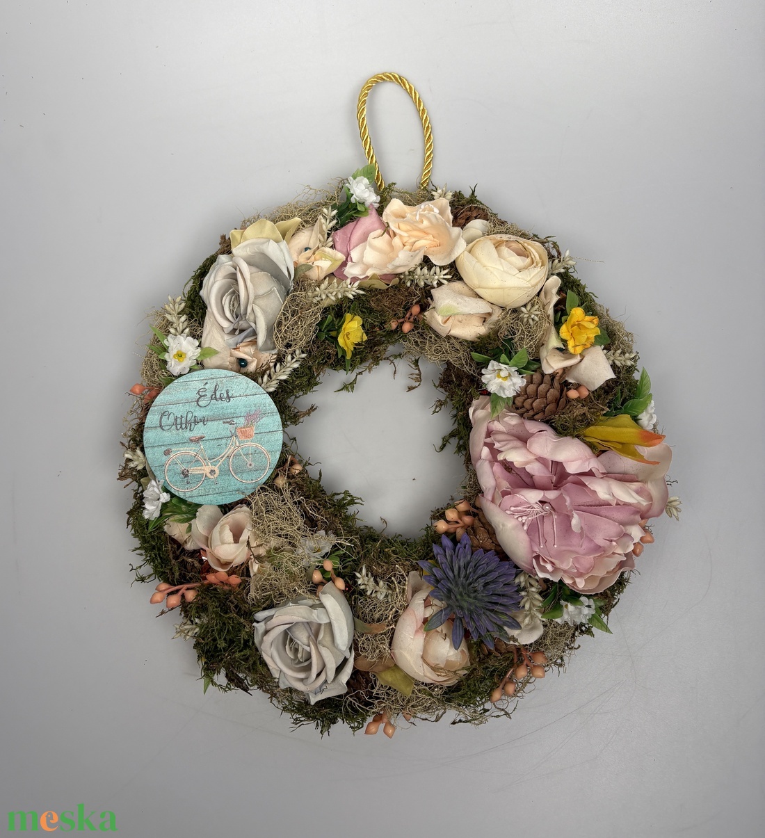 Villantós.3 - Pehelykönnyű ajtódísz napfényben megcsillanó rosegold elemekkel és Édes Otthon fatáblácskával - otthon & életmód - dekoráció - ajtó- és ablak dekoráció - ajtódísz & kopogtató - Meska.hu