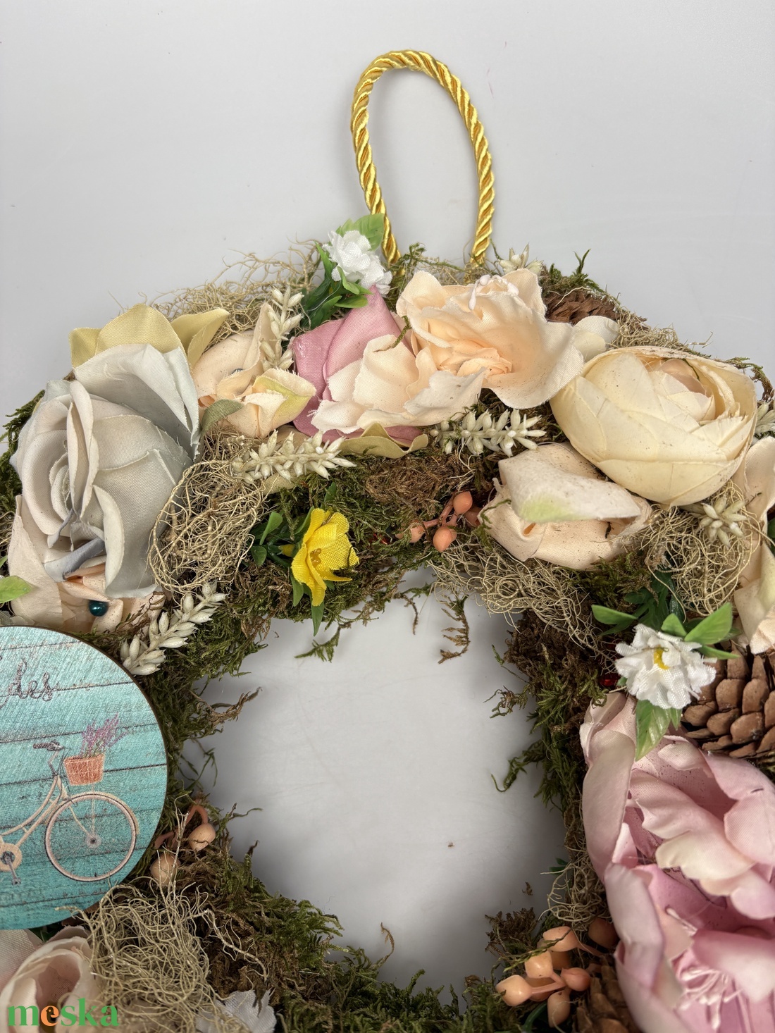 Villantós.3 - Pehelykönnyű ajtódísz napfényben megcsillanó rosegold elemekkel és Édes Otthon fatáblácskával - otthon & életmód - dekoráció - ajtó- és ablak dekoráció - ajtódísz & kopogtató - Meska.hu