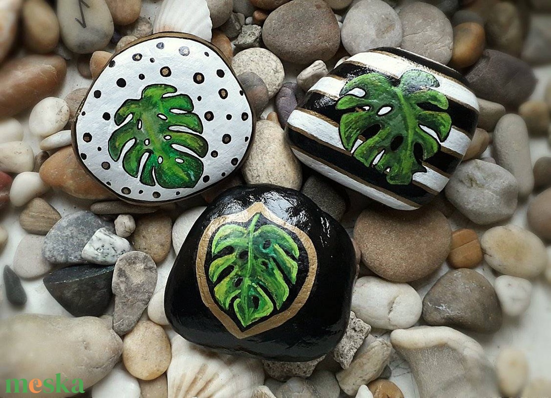monstera festett kavics - művészet - festmény - akril - Meska.hu