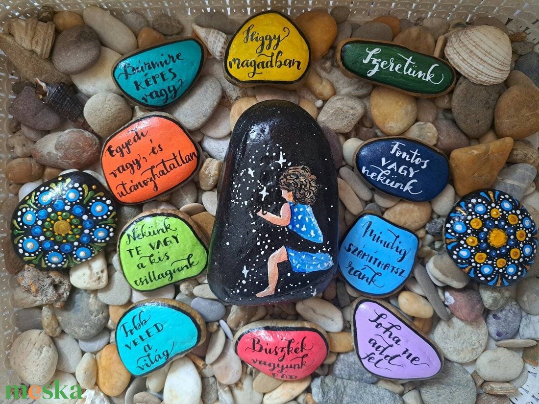 Átölel a hiányod kézzel festett kavics - otthon & életmód - dekoráció - asztal és polc dekoráció - kavics & kő - Meska.hu