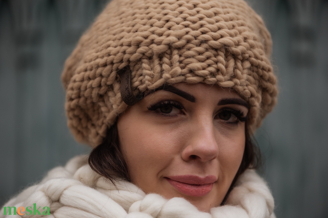Barett sapka - extra vastag 100% gyapjú fonalból latte szín - ruha & divat - sál, sapka, kendő - sapka & sál szett - Meska.hu Barett sapka - extra vastag 100% gyapjú fonalból latte szín - ruha & divat - sál, sapka, kendő - sapka & sál szett - Meska.hu