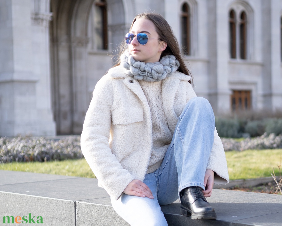 Szürke női körsál: extra vastag, kötött női gyapjú bebújós csősál sál - ruha & divat - sál, sapka, kendő - sál - Meska.hu Szürke női körsál: extra vastag, kötött női gyapjú bebújós csősál sál - ruha & divat - sál, sapka, kendő - sál - Meska.hu