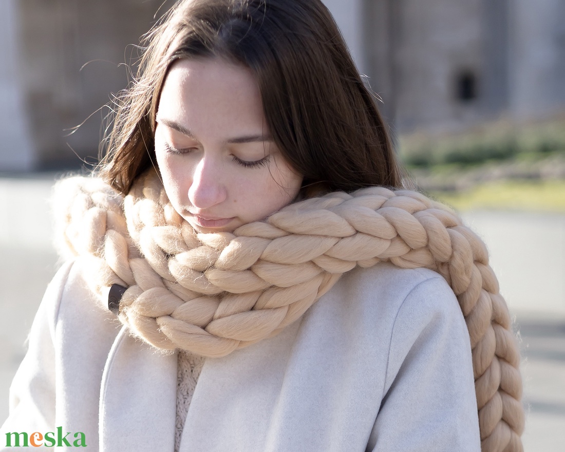 Női sál tejeskávé színű extra vastag, kötött női hosszú - ruha & divat - sál, sapka, kendő - sál - Meska.hu Női sál tejeskávé színű extra vastag, kötött női hosszú - ruha & divat - sál, sapka, kendő - sál - Meska.hu