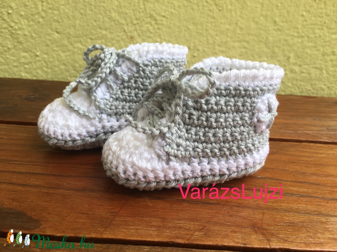 Horgolt baba cipő Convers -  - Meska.hu