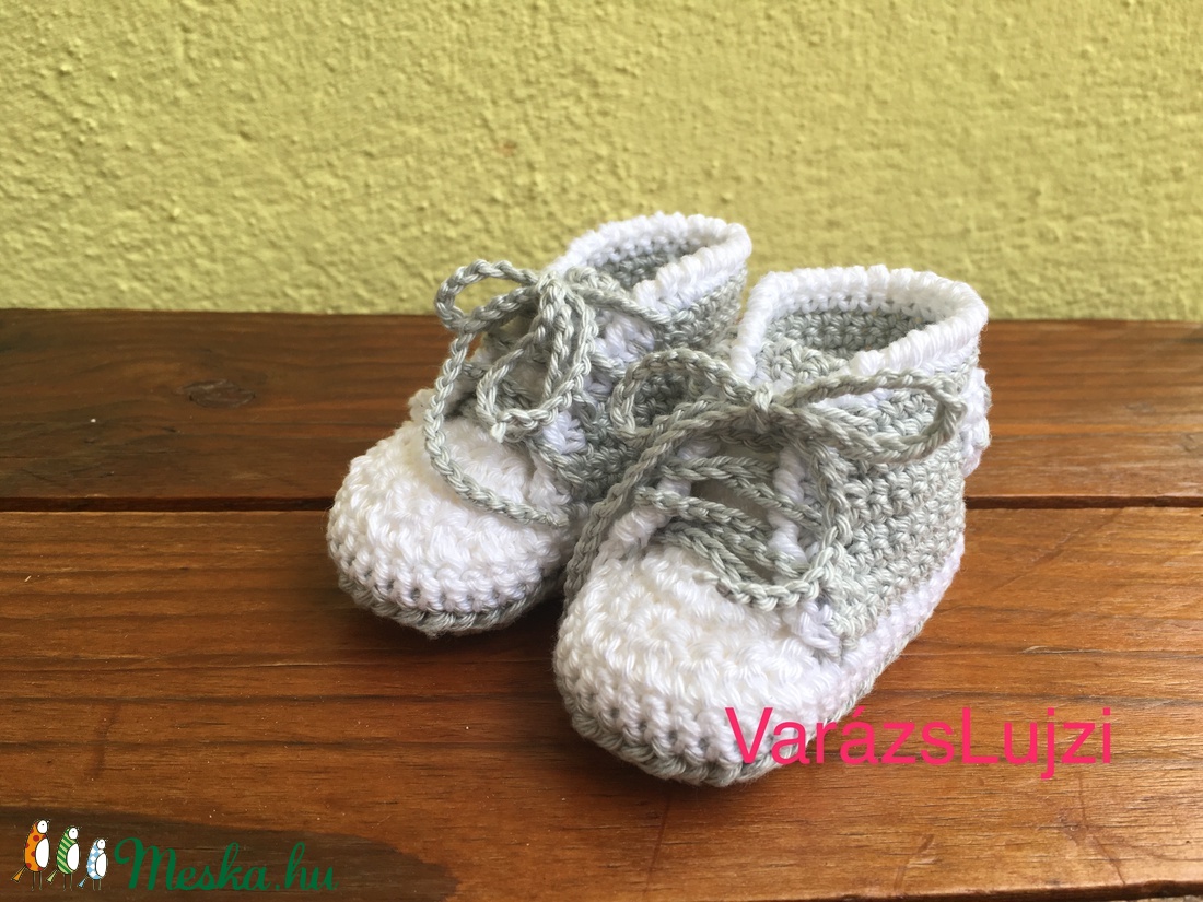 Horgolt baba cipő Convers -  - Meska.hu