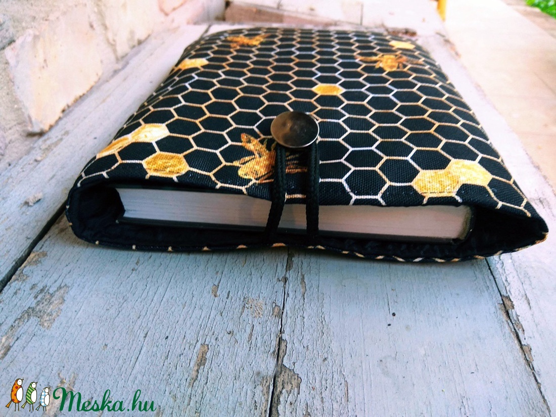 Vízálló méhecskés könyv védő tok, könyvvédő könyv borító könyv takaró - táska & tok - ebook & tablet tok - Meska.hu