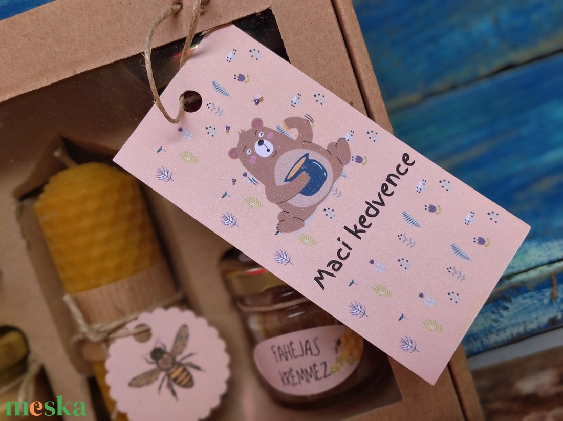 Maci kedvence személyre szabható ,egyedi Mézes Ajándék szülinapra ,névnapra, vagy csak úgy - élelmiszer - méz & propolisz - Meska.hu Maci kedvence személyre szabható ,egyedi Mézes Ajándék szülinapra ,névnapra, vagy csak úgy - élelmiszer - méz & propolisz - Meska.hu