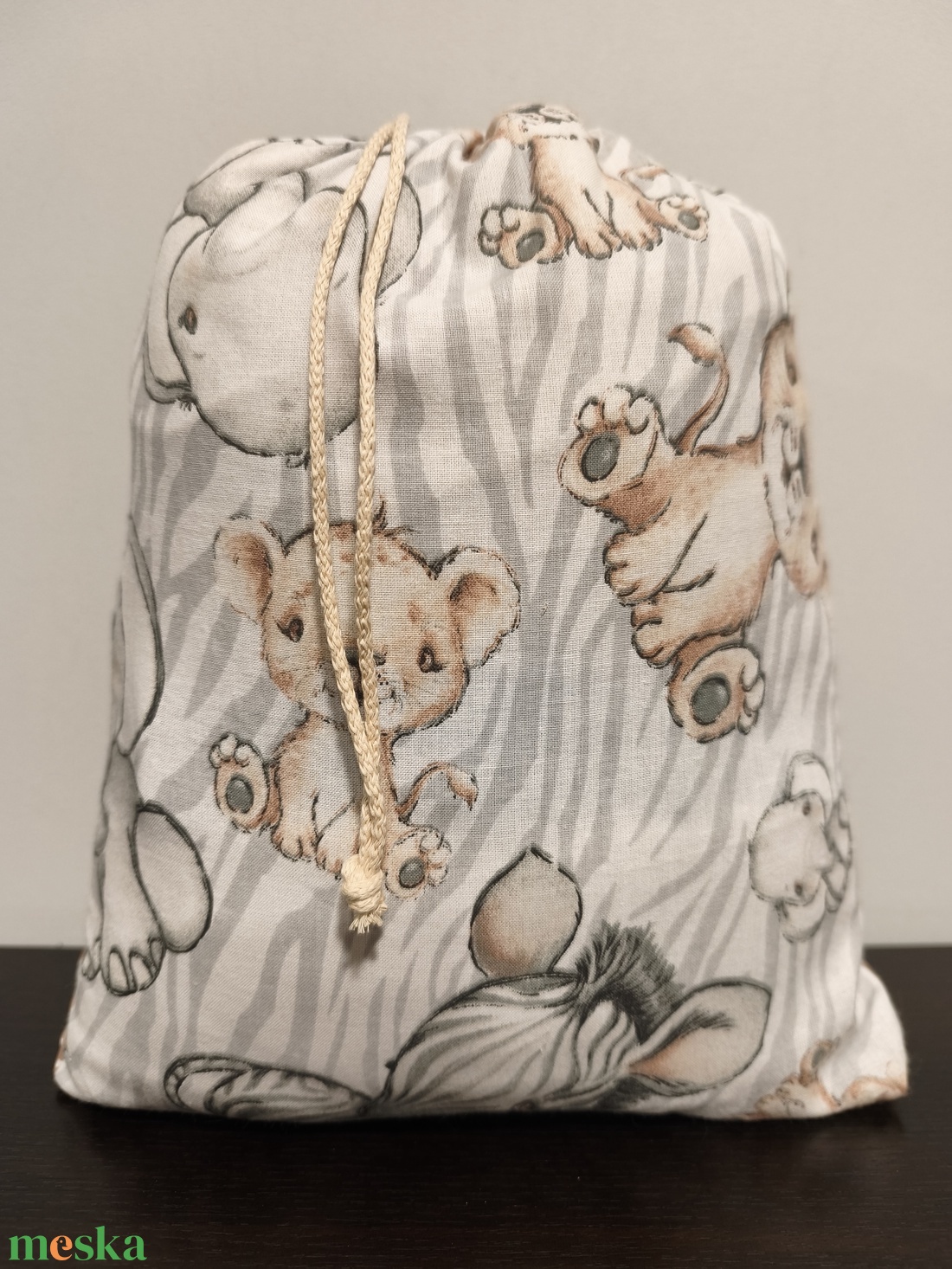 Bevásárlókocsi huzat, teljesen bélelt, két ponton záródó biztonsági övvel  - játék & sport - 3 éves kor alattiaknak - bevásárlókocsi huzat - Meska.hu