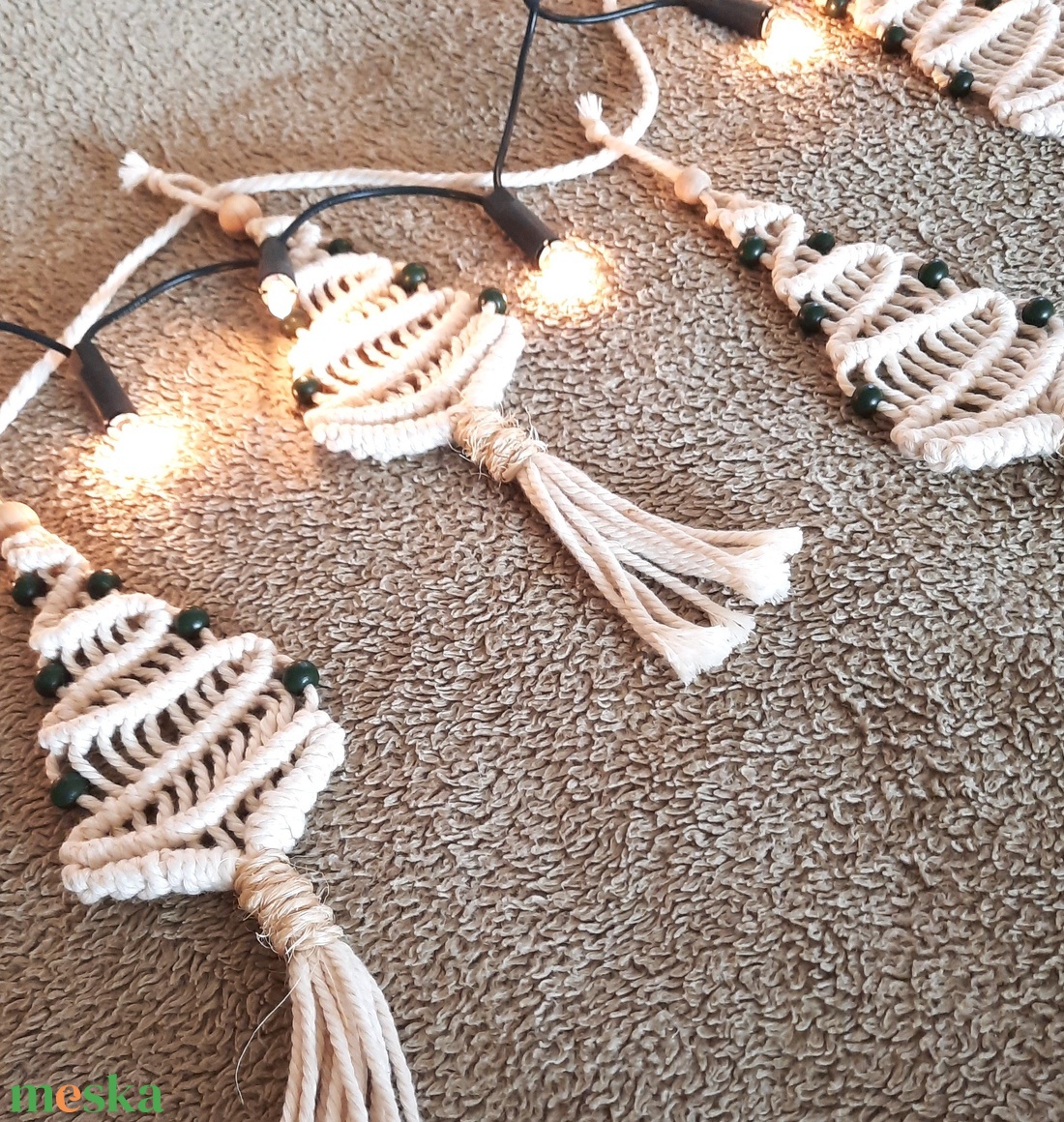 Makramé fenyőfás girland - karácsony - karácsonyi lakásdekoráció - karácsonyi girland, boa - Meska.hu