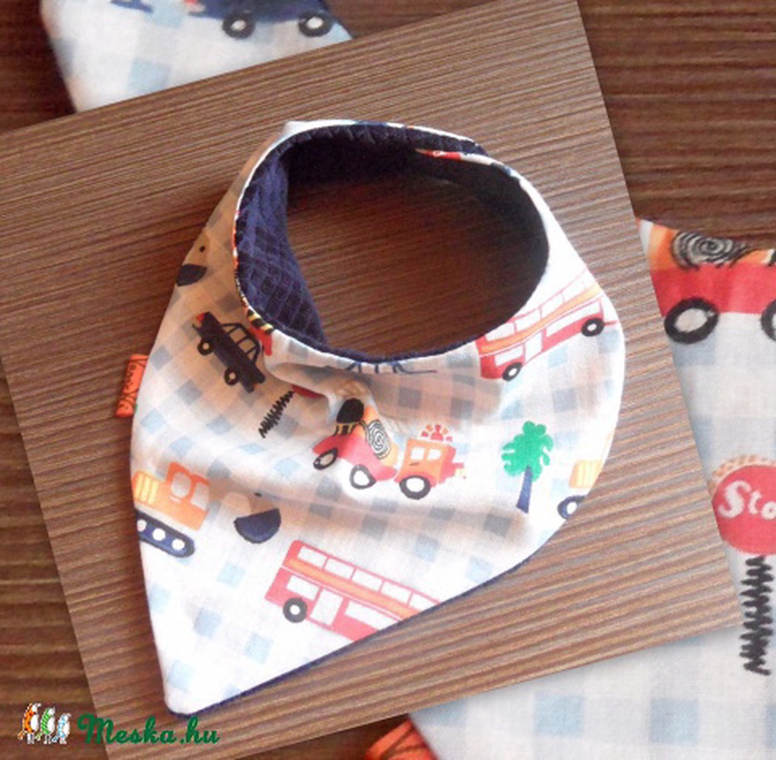 Nyélkendő- buszos -  - Meska.hu