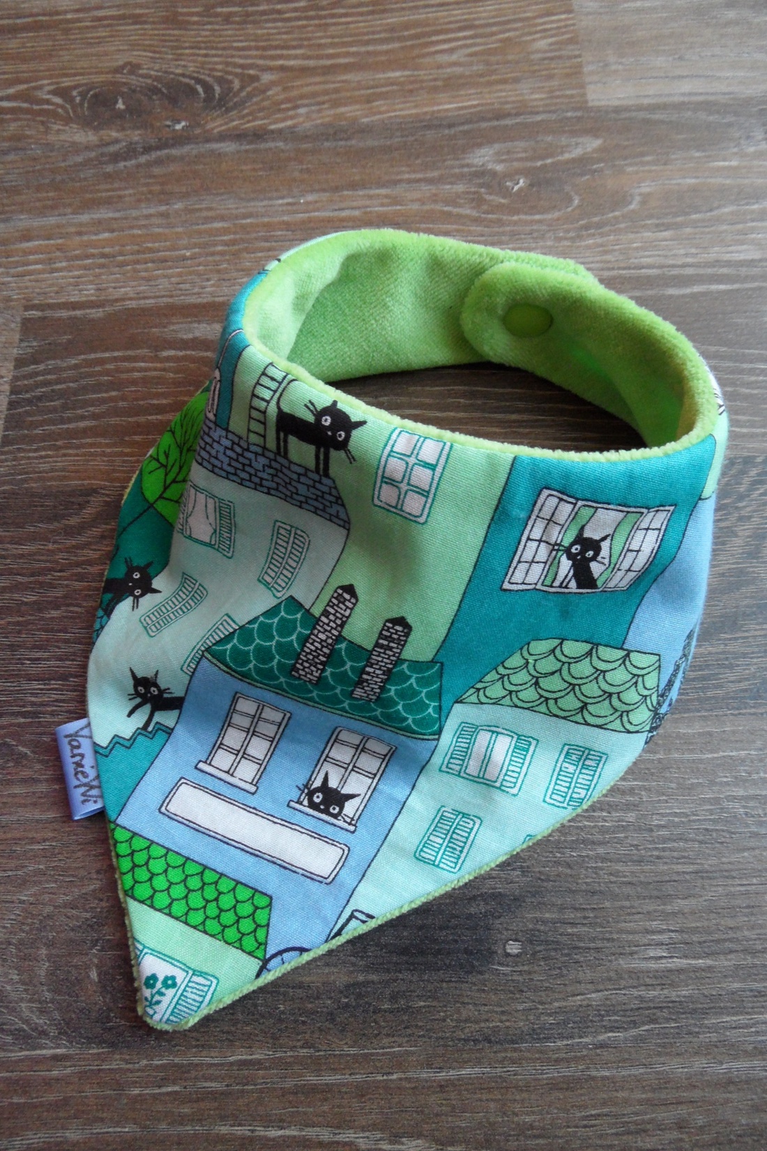 Nyálkendő-Cicás  -  - Meska.hu