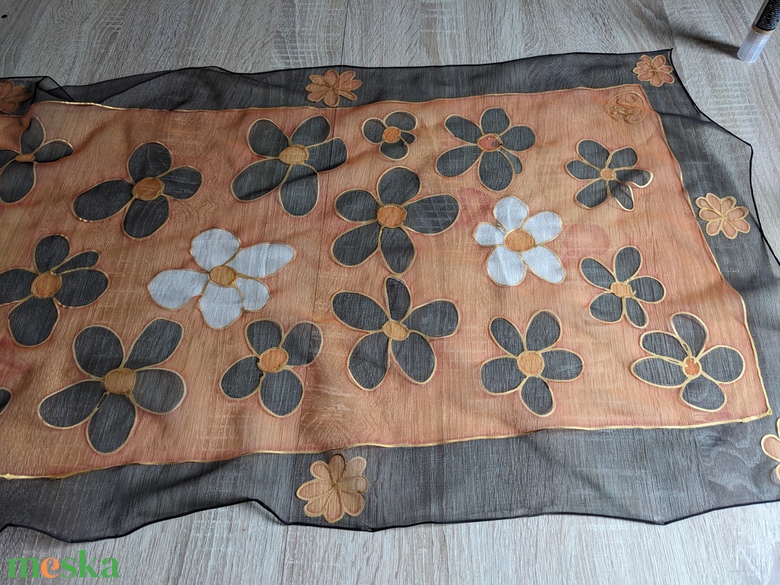 Selyemkendő - Őszi virágok - ruha & divat - sál, sapka, kendő - stóla - Meska.hu Selyemkendő - Őszi virágok - ruha & divat - sál, sapka, kendő - stóla - Meska.hu