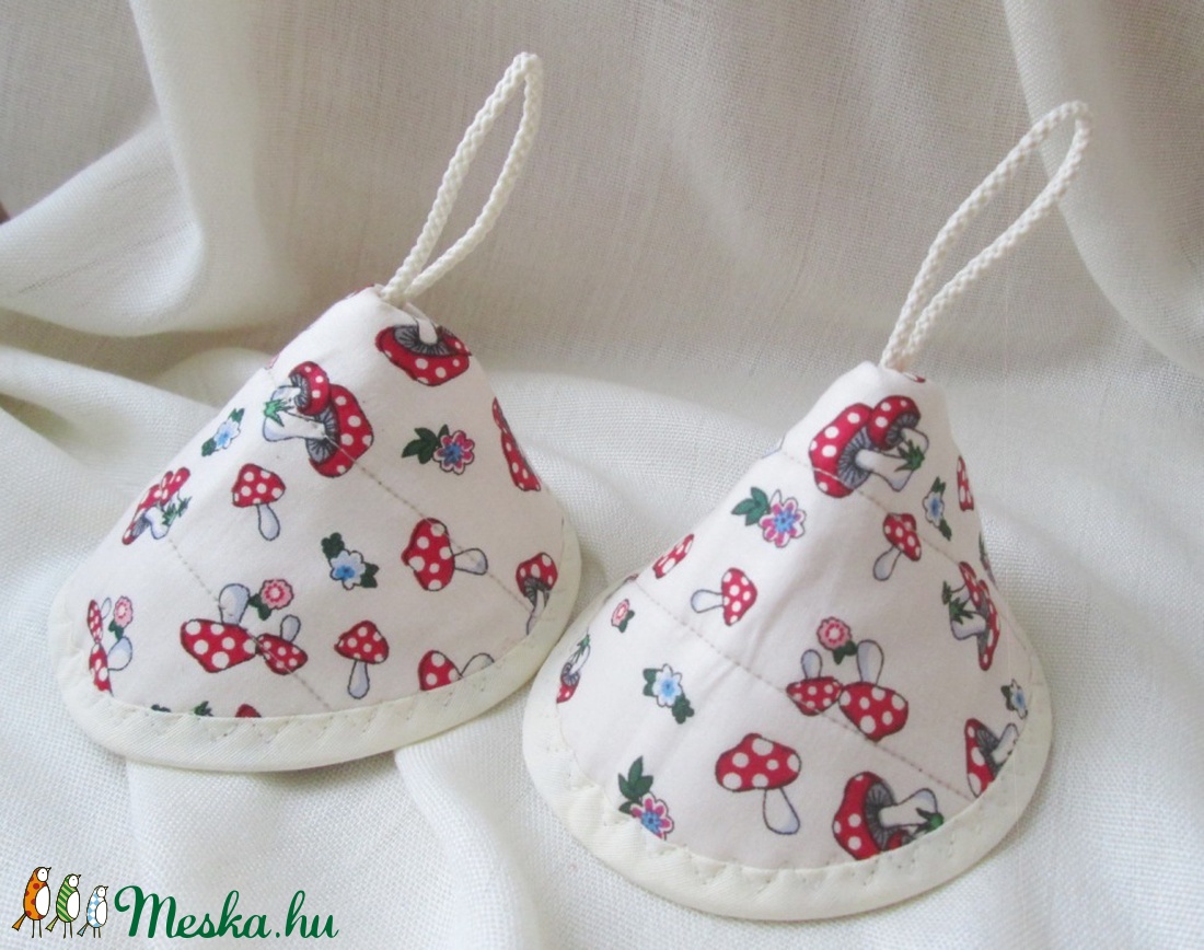 Edényfogó, fedőfogó, fülfogó - gombás mintával, vajszínű szegéllyel (2 db) - otthon & életmód - konyhafelszerelés, tálalás - Meska.hu Edényfogó, fedőfogó, fülfogó - gombás mintával, vajszínű szegéllyel (2 db) - otthon & életmód - konyhafelszerelés, tálalás - Meska.hu