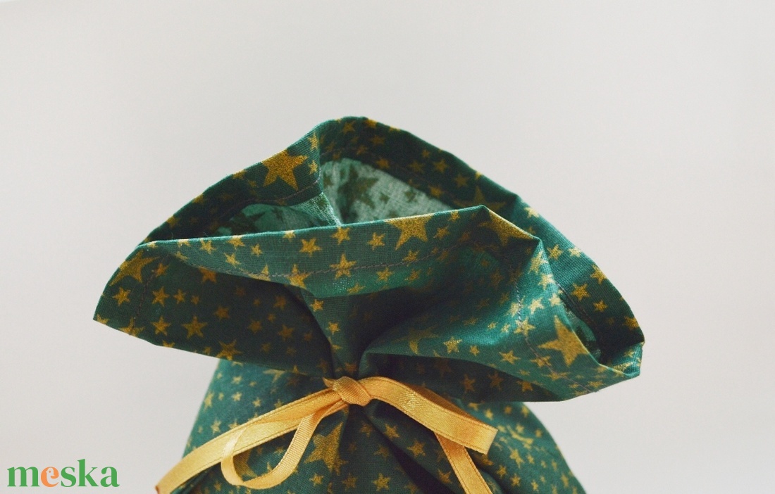 Ajándékzsák, mikulászsák, textilzsák - zöld, arany csillagokkal - karácsony - mikulás - mikulás zsák - Meska.hu