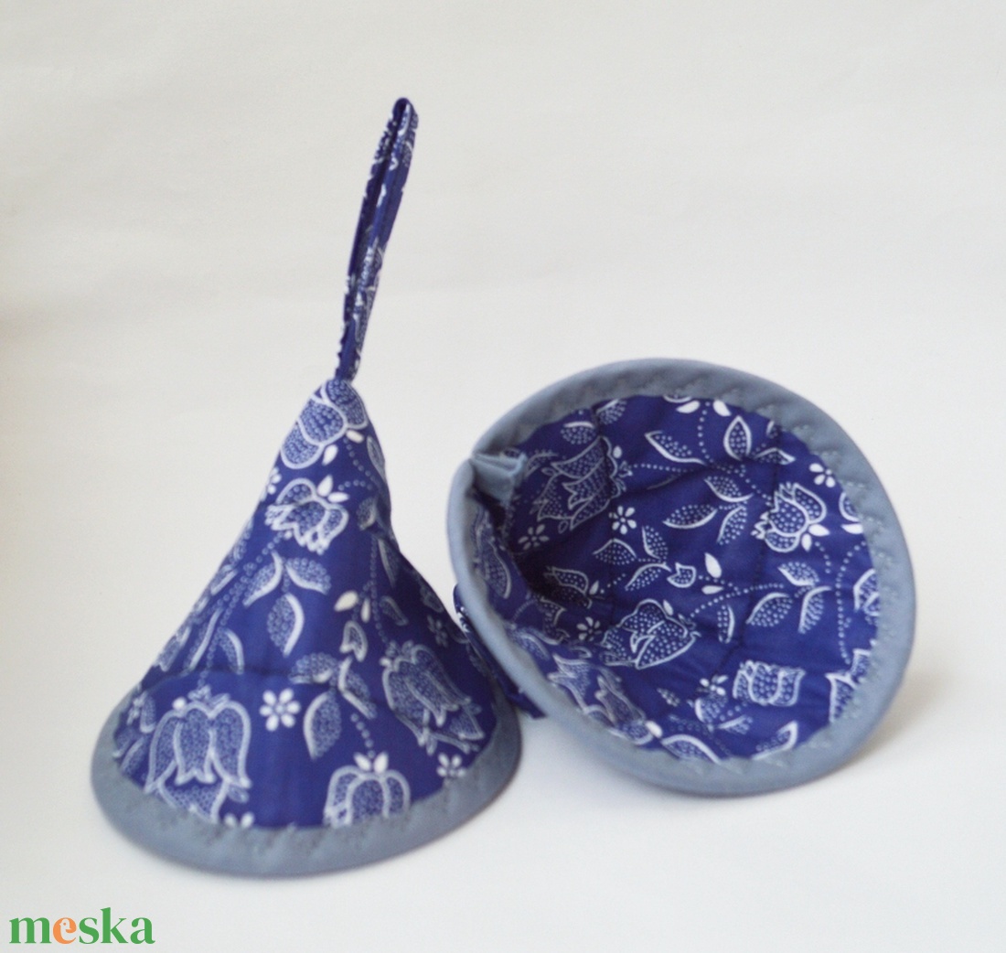 Edényfogó, fedőfogó, fülfogó - kékfestő mintával, szürke szegéllyel (2 db) - otthon & életmód - konyhafelszerelés, tálalás - konyhai textil - edényfogó & edényfedő - Meska.hu Edényfogó, fedőfogó, fülfogó - kékfestő mintával, szürke szegéllyel (2 db) - otthon & életmód - konyhafelszerelés, tálalás - konyhai textil - edényfogó & edényfedő - Meska.hu