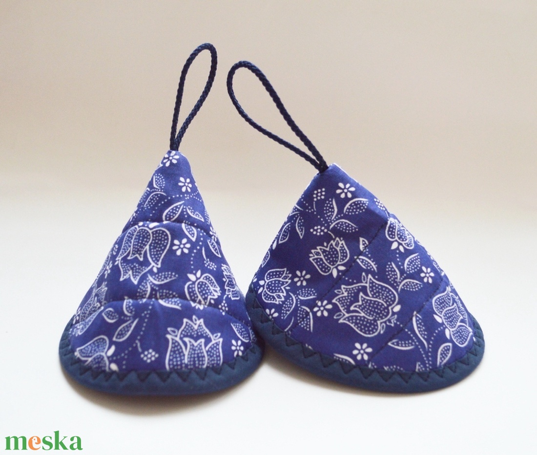 Edényfogó, fedőfogó, fülfogó - kékfestő mintával, sötétkék szegéllyel (2 db) - otthon & életmód - konyhafelszerelés, tálalás - konyhai textil - edényfogó & edényfedő - Meska.hu Edényfogó, fedőfogó, fülfogó - kékfestő mintával, sötétkék szegéllyel (2 db) - otthon & életmód - konyhafelszerelés, tálalás - konyhai textil - edényfogó & edényfedő - Meska.hu