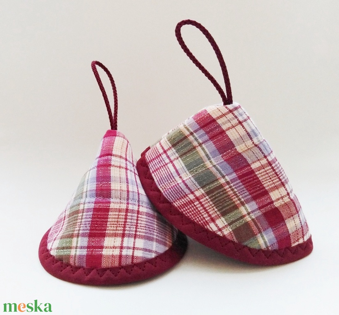 Edényfogó, fedőfogó, fülfogó - csíkos, kockás mintával, bordó szegéllyel - otthon & életmód - konyhafelszerelés, tálalás - konyhai textil - edényfogó & edényfedő - Meska.hu Edényfogó, fedőfogó, fülfogó - csíkos, kockás mintával, bordó szegéllyel - otthon & életmód - konyhafelszerelés, tálalás - konyhai textil - edényfogó & edényfedő - Meska.hu