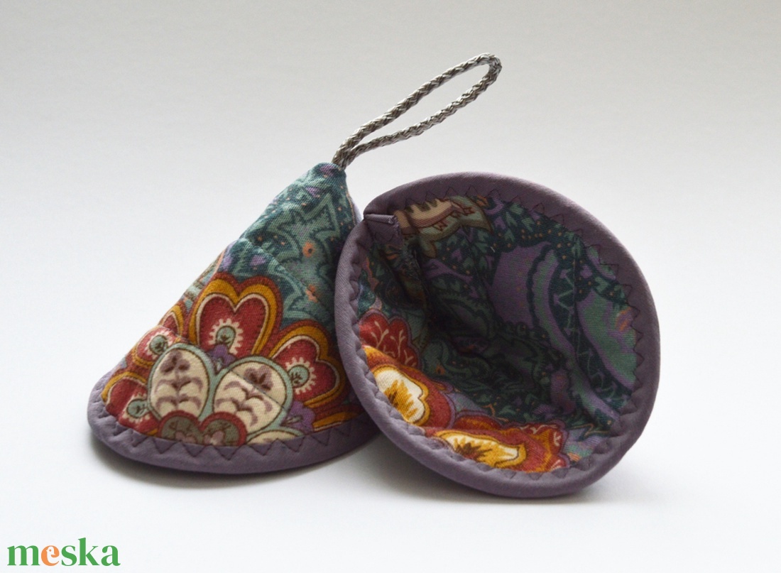 Edényfogó, fedőfogó, fülfogó - virágos mintával, orgonalila szegéllyel - otthon & életmód - konyhafelszerelés, tálalás - konyhai textil - edényfogó & edényfedő - Meska.hu