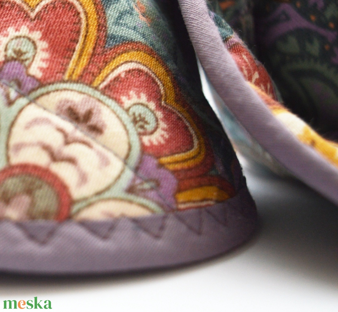 Edényfogó, fedőfogó, fülfogó - virágos mintával, orgonalila szegéllyel - otthon & életmód - konyhafelszerelés, tálalás - konyhai textil - edényfogó & edényfedő - Meska.hu