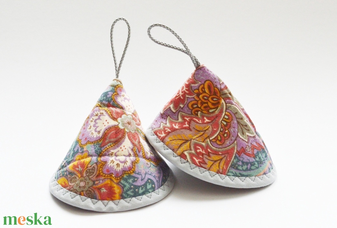 Edényfogó, fedőfogó, fülfogó - virágos mintával, szürke szegéllyel - otthon & életmód - konyhafelszerelés, tálalás - konyhai textil - edényfogó & edényfedő - Meska.hu