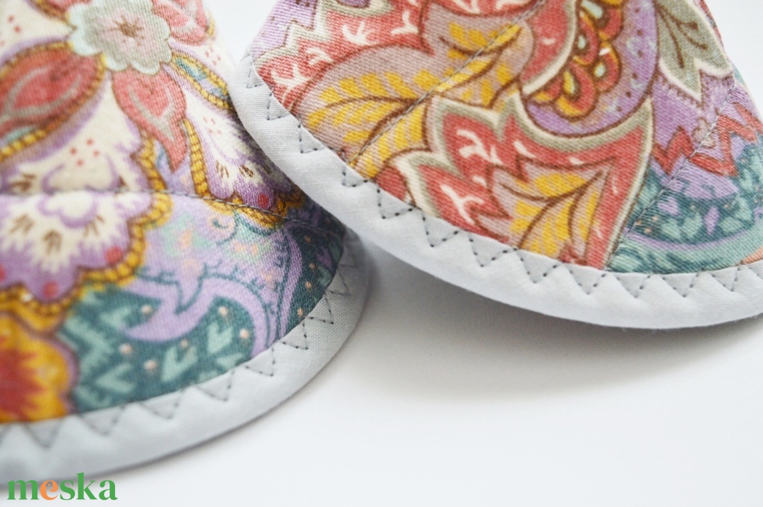 Edényfogó, fedőfogó, fülfogó - virágos mintával, szürke szegéllyel - otthon & életmód - konyhafelszerelés, tálalás - konyhai textil - edényfogó & edényfedő - Meska.hu