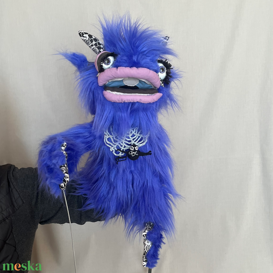 Kék Fluffy szőrmók báb pókkal Halloweenre - játék & sport - bábok - kesztyűbáb - Meska.hu
