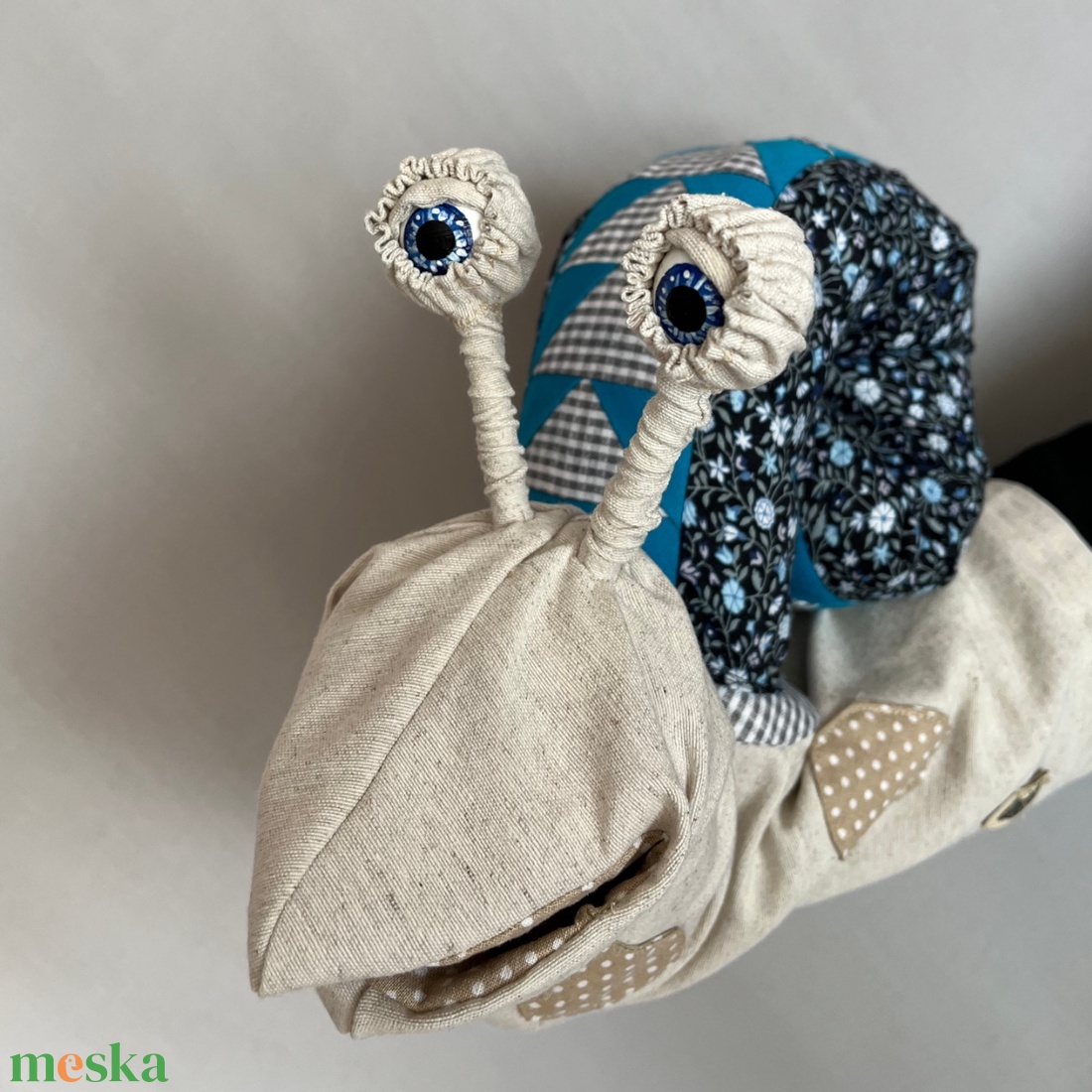 Csodacsiga báb - Kék - virágos - játék & sport - bábok - kesztyűbáb - Meska.hu