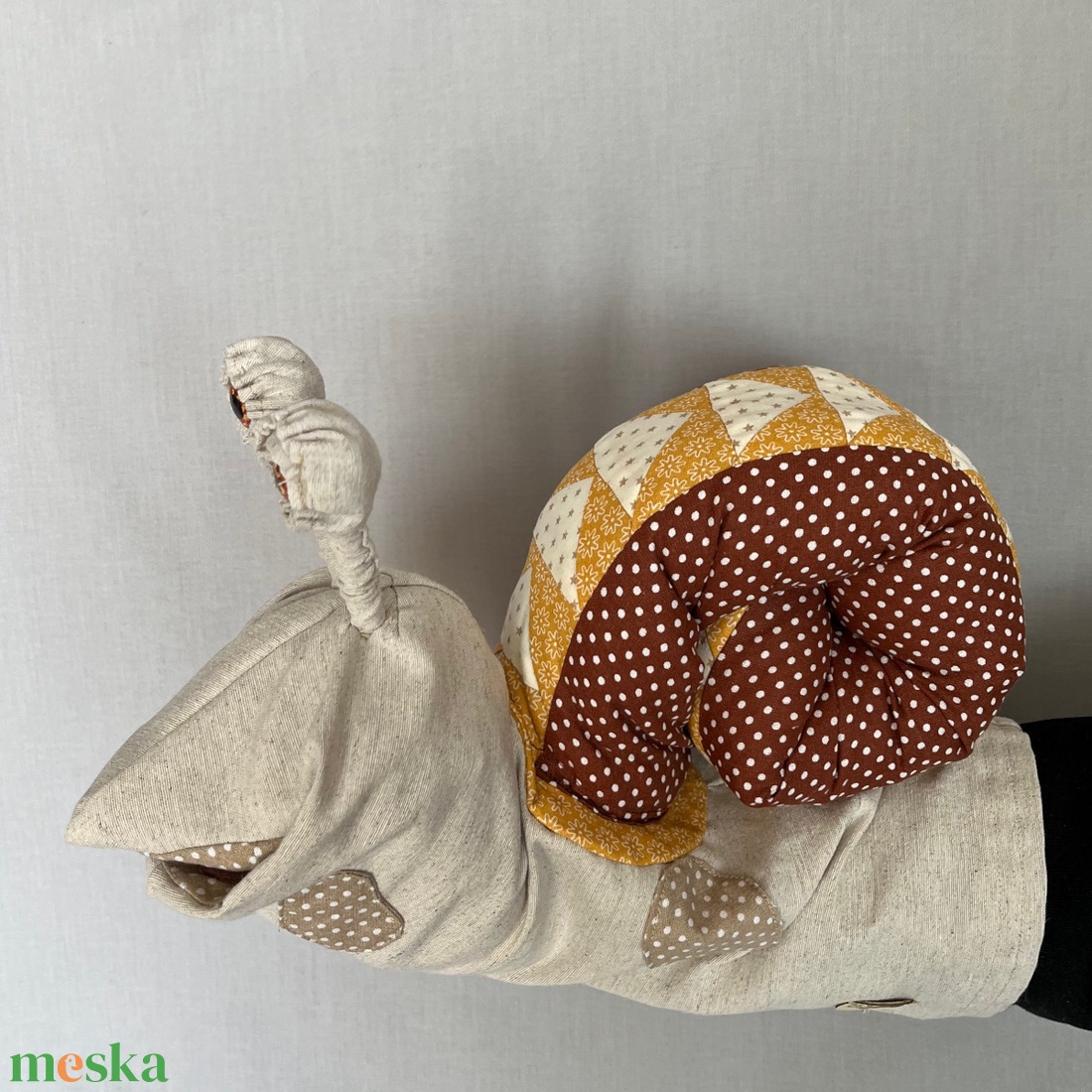 Csodacsiga báb - Barna - játék & sport - bábok - kesztyűbáb - Meska.hu