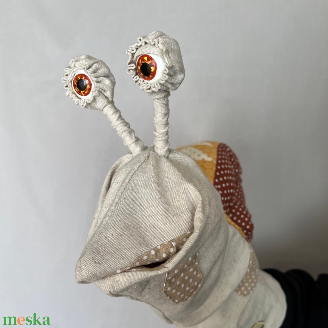 Csodacsiga báb - Barna - játék & sport - bábok - kesztyűbáb - Meska.hu