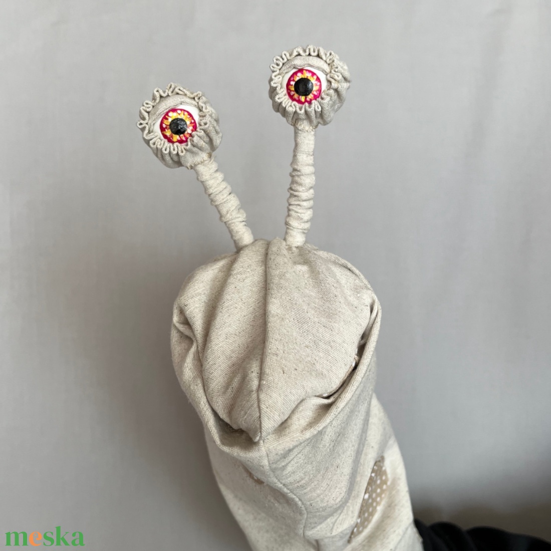 Csodacsiga báb - Bordó - sárga - játék & sport - bábok - kesztyűbáb - Meska.hu