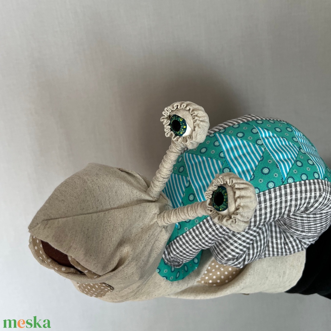 Csodacsiga báb - Türkiz - kockás - játék & sport - bábok - kesztyűbáb - Meska.hu