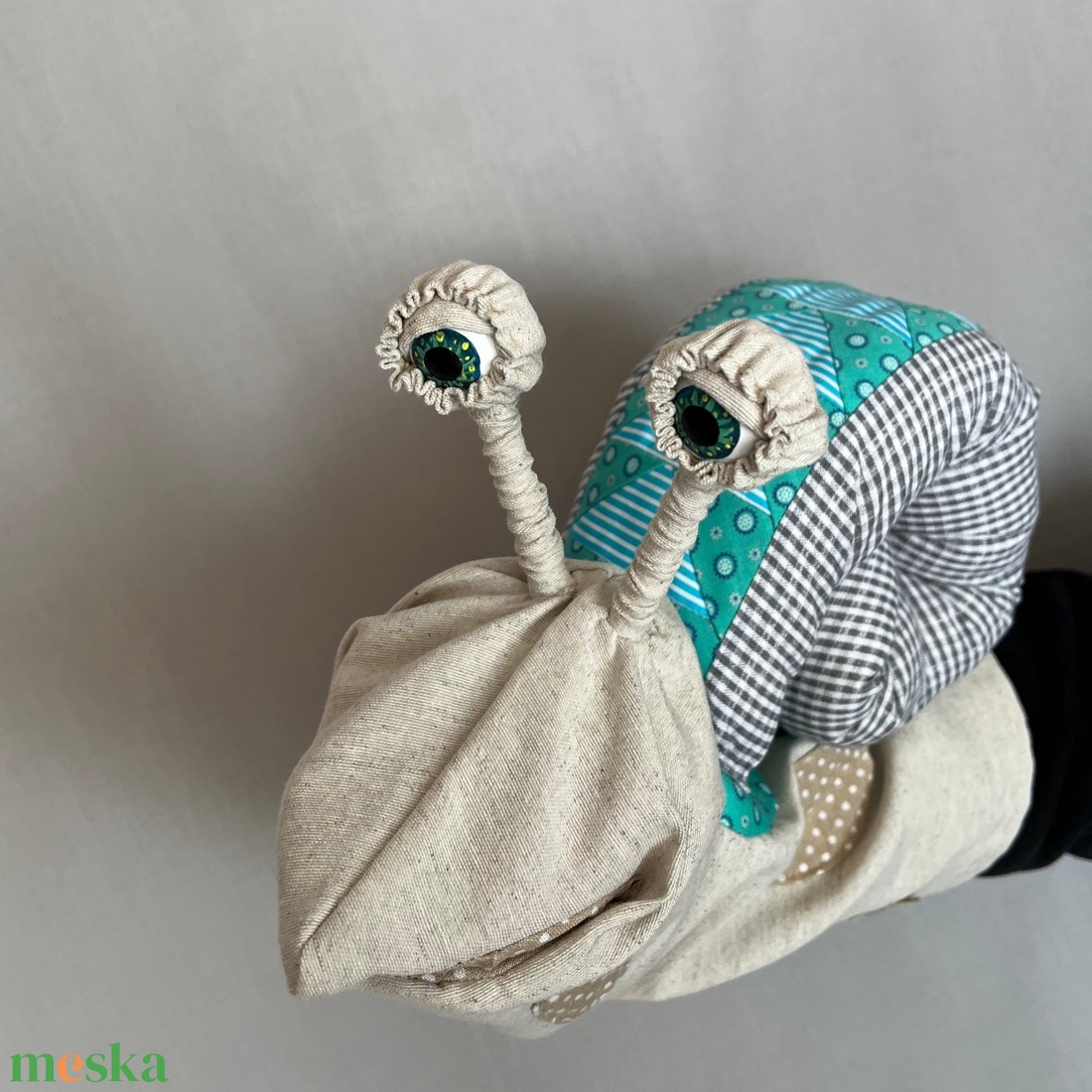 Csodacsiga báb - Türkiz - kockás - játék & sport - bábok - kesztyűbáb - Meska.hu