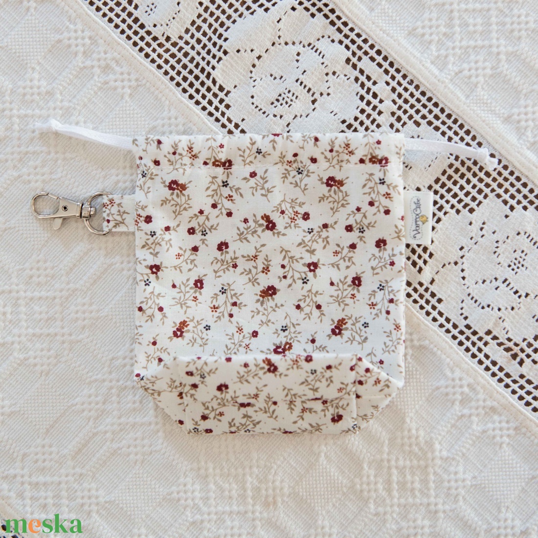 Textil zacskó tartó - Bordó apró virágos - táska & tok - bevásárlás & shopper táska - zöldség/gyümölcs zsák - Meska.hu