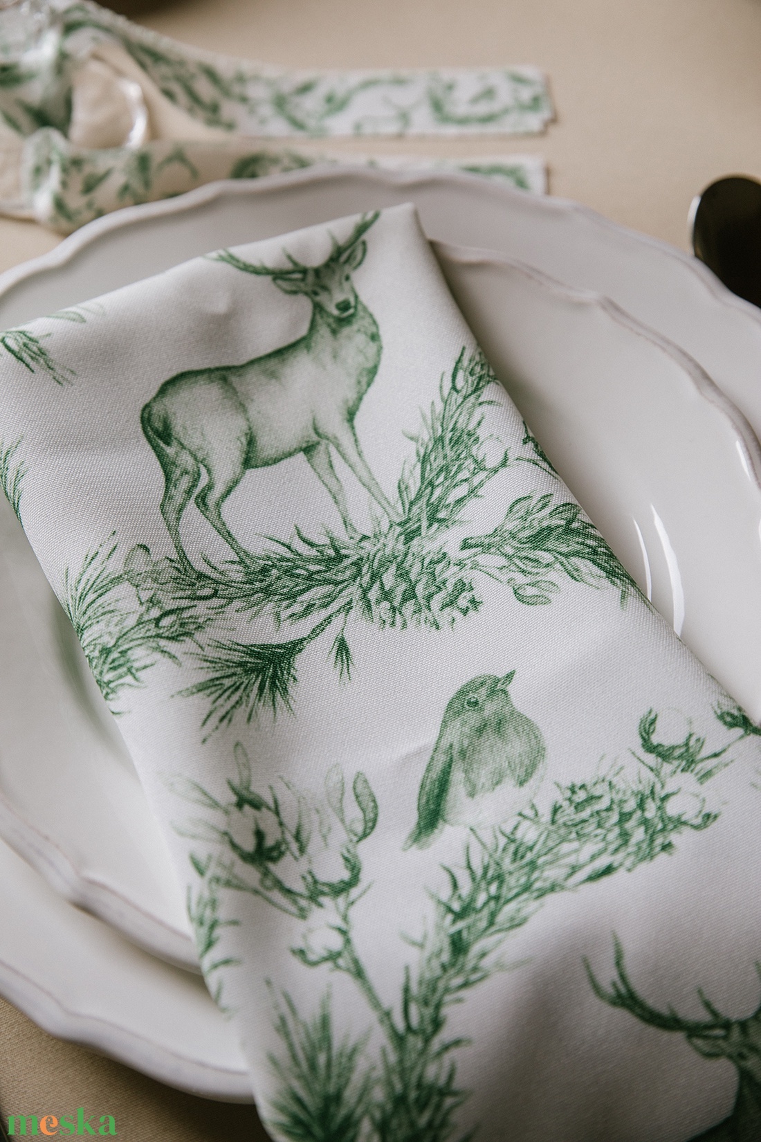 Textilszalvéta  szarvas és vörösbegy  zöld grafikával - otthon & életmód - konyhafelszerelés, tálalás - konyhai textil - szalvéta - Meska.hu