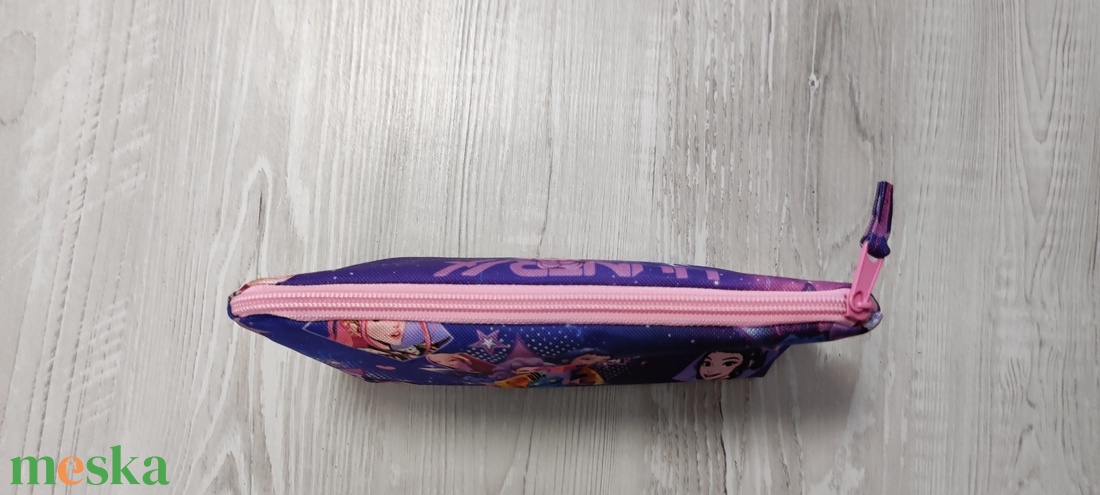 K-pop,Demon Hunters tolltartó - otthon & életmód - papír, írószer - tolltartó & ceruzatekercs - Meska.hu