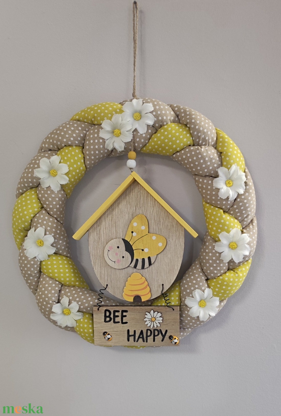 �Bee Happyméhecskés ,kézműves ajtódísz - vidám tavaszi hangulat otthonodra - otthon & életmód - dekoráció - ajtó- és ablak dekoráció - ajtódísz & kopogtató - Meska.hu