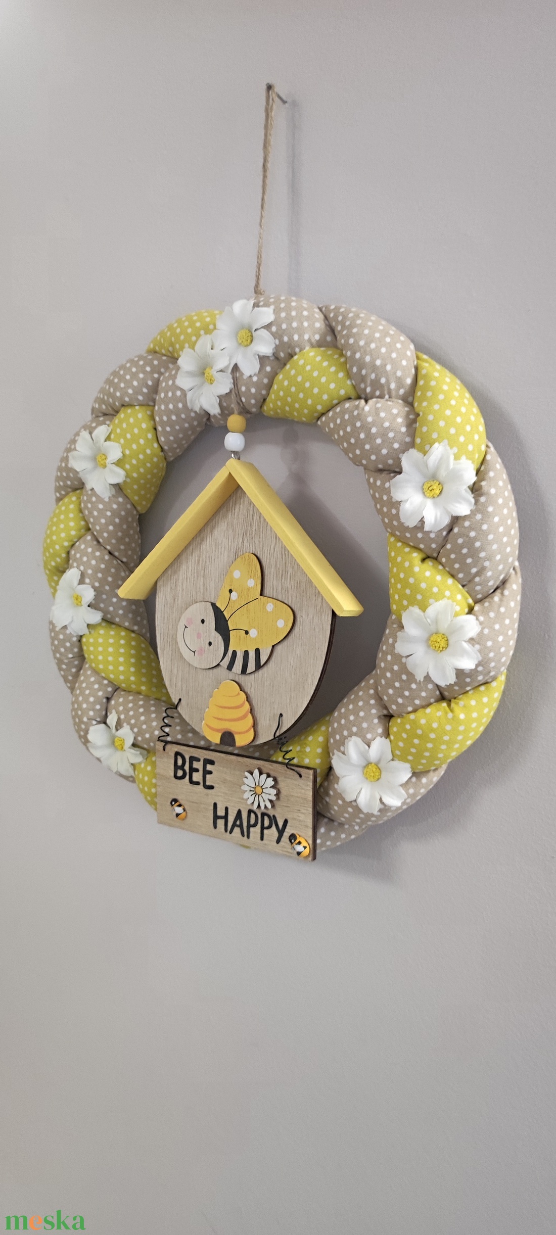 �Bee Happyméhecskés ,kézműves ajtódísz - vidám tavaszi hangulat otthonodra - otthon & életmód - dekoráció - ajtó- és ablak dekoráció - ajtódísz & kopogtató - Meska.hu