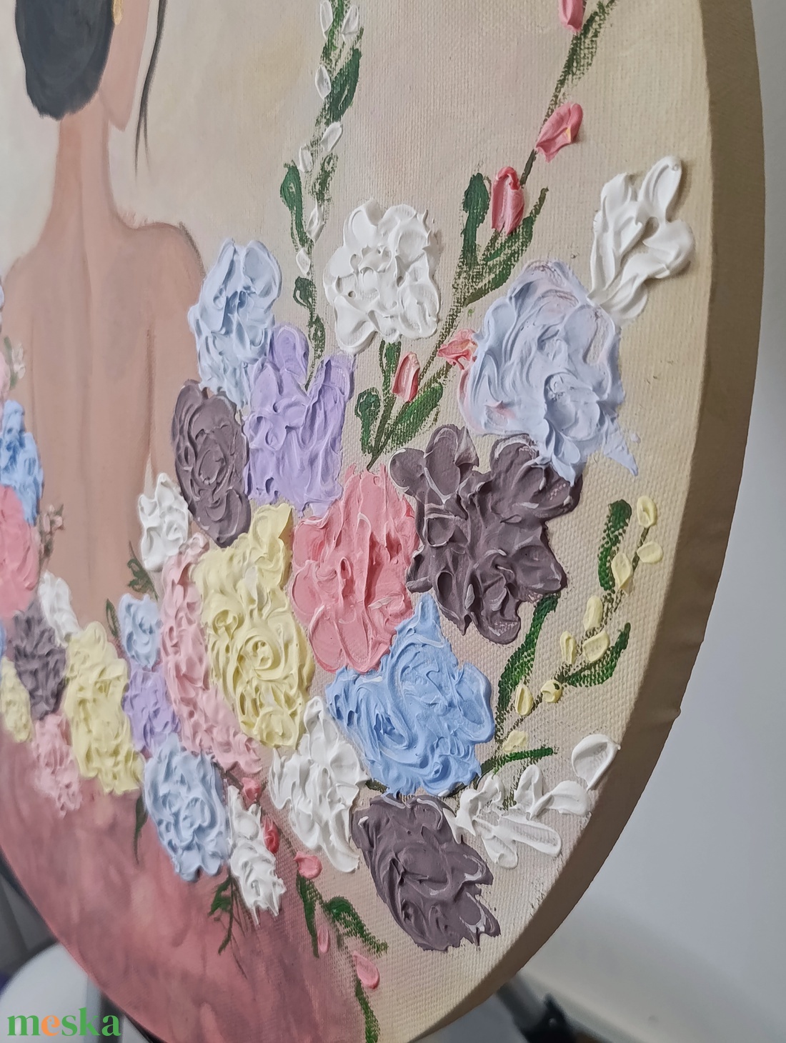 Virágzó nőiesség � 3D struktúrált kerek festmény (60 cm) - művészet - festmény - akril - Meska.hu