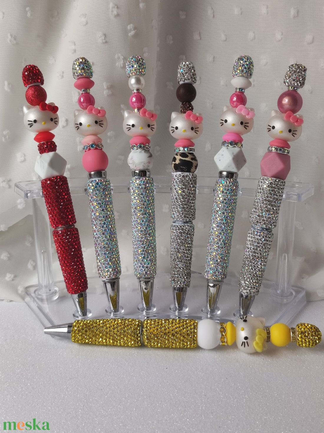 Kézzel készült Hello Kitty tollak - otthon & életmód - papír, írószer - ceruza & toll - Meska.hu